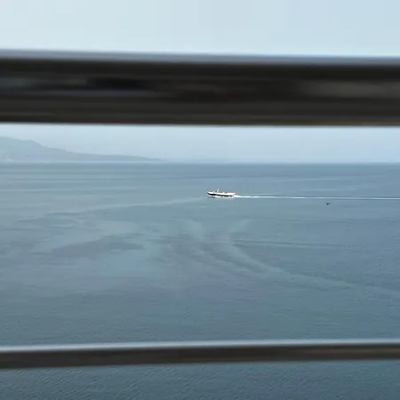 Belle View Apartman *